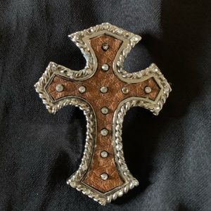 Cross necklace pendant